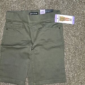 DKNY WOMENS NWT COMFORT STRETCH SHORTS
